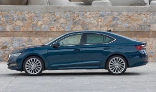 Автомобили лифтбеки в Москве